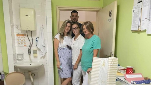 РОДИЛА БЛИЗАНЦЕ, ПА ПОТВРДИЛА ХУМАНОСТ: Млада мајка обезбедила донацију породилишту Опште болнице у Горњем Милановцу