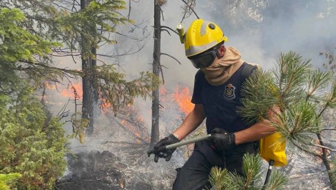 PROGLAŠENA VANREDNA SITUACIJA U NOVOJ VAROŠI: Vatrogasci se lavovski bore protiv požara, u pomoć stigla Helikopterska jedinica (FOTO)