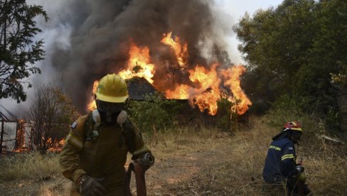 HAOS I U GRČKOJ: Zbog požara evakuisana četiri sela! (FOTO)