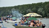 DOGODINE OČEKUJU I STRANCE: Održana Savska regata 2021, učesnici uživali u veselju i zabavi na vodi (FOTO)