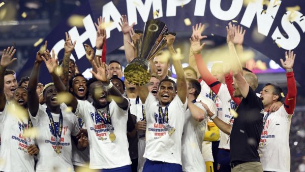 ГОЛД КУП: Фудбалери САД освојили трофеј