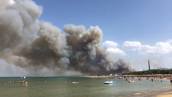 ВЕЛИКИ ПОЖАР У ИТАЛИЈИ: Преко 800 евакуисаних - Број повређених - 30 особа се отровало димом (ФОТО, ВИДЕО)