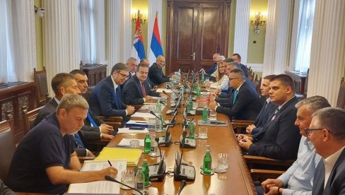 VUČIĆ U SKUPŠTINI SRBIJE: Predsednik na sastanku Radne grupe za međustranački dijalog (FOTO)