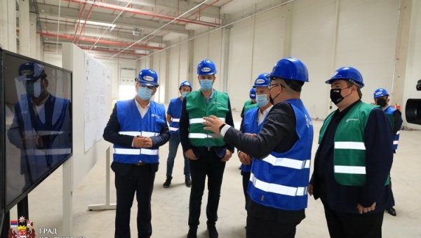 НОВИ ПОГОН ДО ОКТОБРА: Градоначелник Крагујевца у посети компанији „Јанфенг“