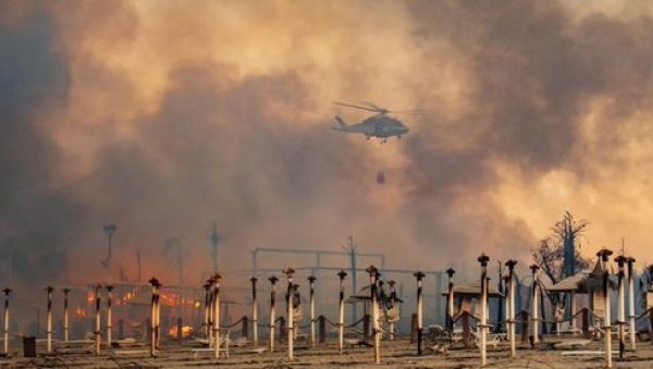 БУКТЕ ПОЖАРИ ШИРОМ ИТАЛИЈЕ: Туристи принуђени на евакуацију код Пескаре