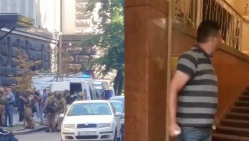 DRAMA U KIJEVU: Muškarac preti da će aktivirati bombu u zgradi vlade! (VIDEO)