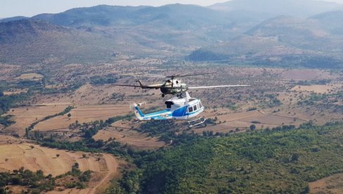 PO NALOGU PREDSEDNIKA VUČIĆA: Srpski helikopteri gase požare u Severnoj Makedoniji (FOTO)