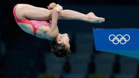 ČUDO OD DETETA: Kineskinja izvela najbolji skok u istoriji Olimpijskih igara, sve sudije dale desetke