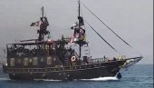 GUSARSKIM BRODOM DO KOSTIJU JUNAKA: Nemar vlasti na Krfu, do ostrva Vido hodočasnike više ne prevozi opštinsko plovilo