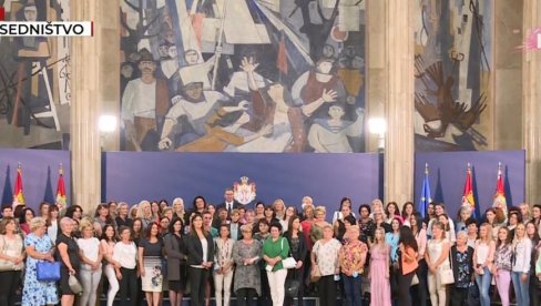 (UŽIVO) PRIJEM POVODOM DANA RUDARA - Vučić: Vi ste naše heroine, hvala za težak i odgovoran rad! (VIDEO)