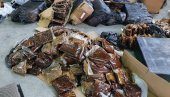 VELIKA ZAPLENA NA HORGOŠU: Carinici pronašli preko 600 kilograma aroma za nargile i 84 flaše ruske vodke (FOTO)