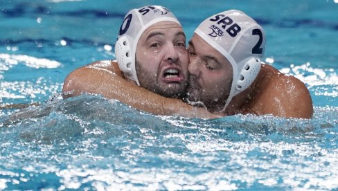 ONAJ DEBELI ČOVEK ZNA ŠTA RADI: Filipović se na emotivan način oprostio od reprezentacije