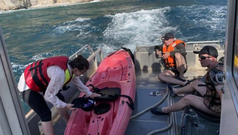 PUNO POSLA ZA SPASIOCE NA PRIMORJU: Talasi zarobili Letonce na ostrvu, još četiri osobe spašene u Čanju i Buljaricama