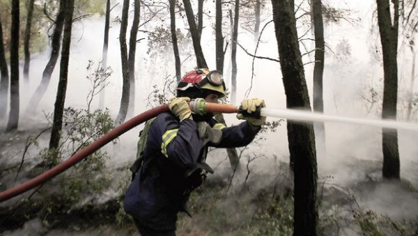 ВАТРЕНЕ ОЛУЈЕ ПРЖЕ ЈУГОИСТОК ЕВРОПЕ: Катастрофални пожари се не смирују на подручју Балкана и целог јужног медитерана