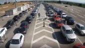 OGROMNE GUŽVE NA GRANICI: Putnička vozila čekaju na Horgošu, Kelebiji i Šidu 5 sati