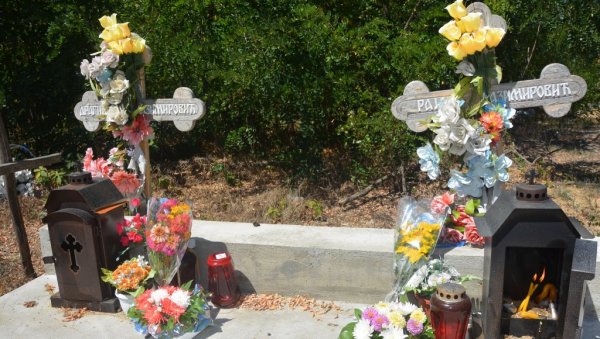 ЗЛОЧИН У ЈАБУКОВЦУ ЈОШ УВЕК БЕЗ КАЗНЕ: Две године од убиства Раје Казимировића, његове мајке, сестре и сестричине - село памти све