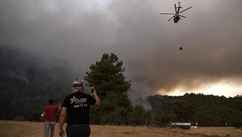 ДВА НАСЕЉА ХИТНО ЕВАКУИСАНА ЗБОГ ПОЖАРА: Шири се ватрена стихија у Турској