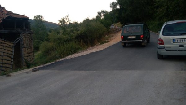ВОЗАЧИ ОДАХНУЛИ: Реконструисана кривина на путу од Пирота ка Завојском језеру (ФОТО)