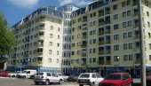 SAMOĆA GA OTERALA U SMRT: Muškarac iz Doboja skočio sa balkona zgrade u kojoj je stanovao