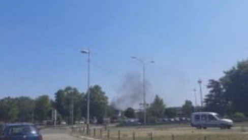 POŽAR ISPOD GAZELE: Vozači se probijali kroz gust dim, još uvek nije poznato šta se zapalilo