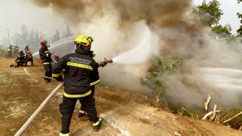 ПОЖАР КОД МАНАСТИРА КУВЕЖДИН: Погинула једна особа, ватрогасне екипе се боре са пламеном
