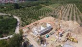 ЦЕВИ СТИГЛЕ ДО РИТОПЕКА: У грочанском насељу напредују радови на изградњи водоводне мреже