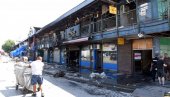 DEŽURAJU POLICIJA ALI I VATROGASCI: Kineski trgovci sakupljaju ono što je ostalo u Bloku 70 posle požara