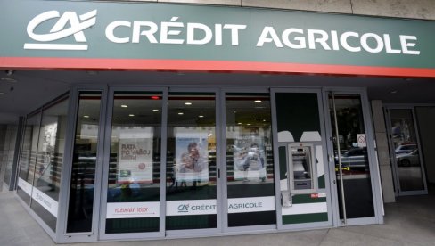 KO KASNI SA RATAMA ZA KREDIT, NE MOŽE DA BIRA: Odgovor Kredi agrikol banke na tekst da svojoj klijentkinji naplaćuje opomenu