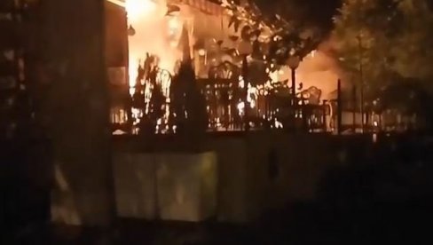 POŽAR U NOVOM SADU: Zapalio se kafić - plamen progutao baštu