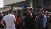 САРАДНИЦИ ОКУПАТОРА ЗБРИСАЛИ, СУПРУГЕ ОСТАВИЛИ ТАЛИБАНИМА: На римски аеродром стигло 70 путника из Кабула (ВИДЕО)