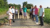LAKŠE DO 100.000 HEKTARA: Lokalna samouprava u Šapcu nastavlja uređenje atarskih, nekategorisanih puteva do njiva