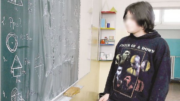 НИКАД МАЊЕ  УЧЕНИКА НА  ПОПРАВНОМ: У школама почињу испити за ђаке који су разред завршили с јединицама