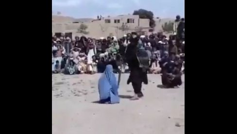 STRAVIČAN SNIMAK: Taliban ženu ubija od batina -  narod sedi i gleda (VIDEO)