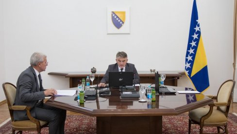 DŽAFEROVIĆ  I KOMŠIĆ PRAVE CIRKUS: Sednice Predsedništva BiH postale poligon za plasiranje raznih političkih spinova