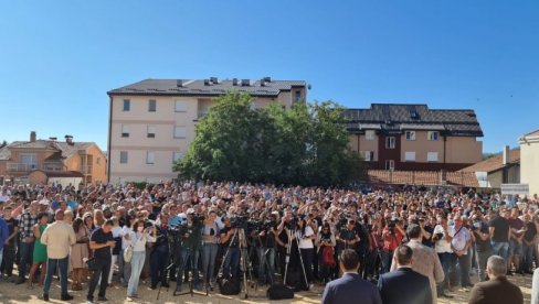 NEMA POVRATKA U PROŠLOST: Vučić pozvao građane - Pomozite da brže idemo napred!