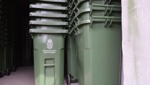 ZA LAKŠE SELEKTOVANJE OTPADA: Sombor dobio nove kante za reciklažu