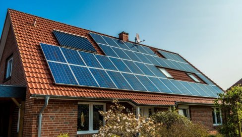 OD DRŽAVE POLA PARA ZA STRUJU NA SUNCE: Konkurs za subvencionisane solarne panele u domaćinstvima