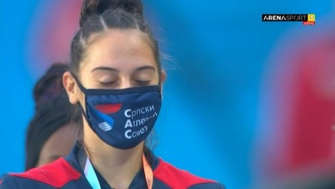 IMAMO PRAVO ATLETSKO BLAGO: Svetska šampionka oduševila Srbiju!  Pogledajte kako Adriana peva „Bože pravde“ (VIDEO)