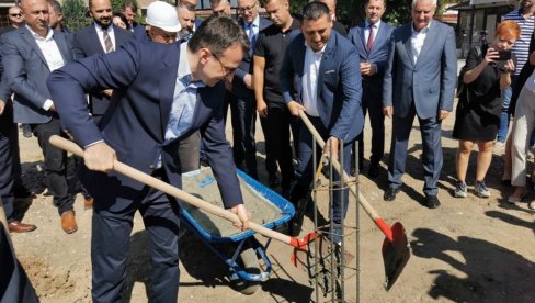 КАНЦЕЛАРИЈА ЗА КиМ: Камен темељац за нови Универзитет у Косовској Митровици