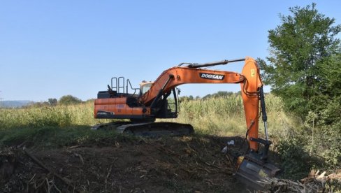 PLAVILI POLJA I DOMOVE: Uređuju se kanali koji su višegodišnja pretnja od poplava