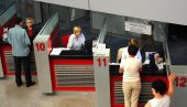 NAPLAĆIVAĆE PROVIZIJE I ZA INOSTRANE PENZIJE: Banke u Srbiji uvećavaju svoj profit kroz uvođenje novih nameta na različite transakcije