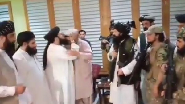 ЗАКЛЕО СЕ НА ВЕРНОСТ ИСЛАМСКОМ ЕМИРАТУ: Млађи брат авганистанског председника пружио подршки талибанима (ВИДЕО)