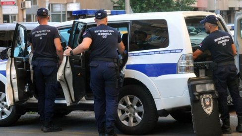РАЦИЈА У ЗИМСКОМ ФРИСТАЈЛЕРУ: Полиција улетела у објекат, претресени чланови обезбеђења