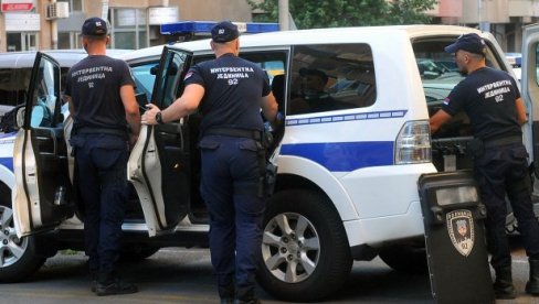 ВЕЛИКА АКЦИЈА ПОЛИЦИЈЕ У ОБРЕНОВЦУ:  У рацији ухапшено 13 илегалаца