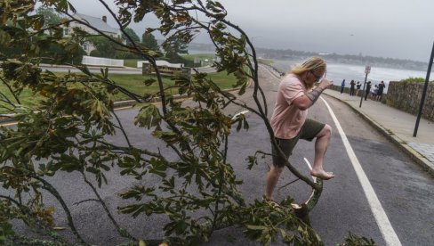 HAOS U AMERICI: Tropska oluja udarila u obalu - Očekuju se ozbiljne posledice (FOTO)
