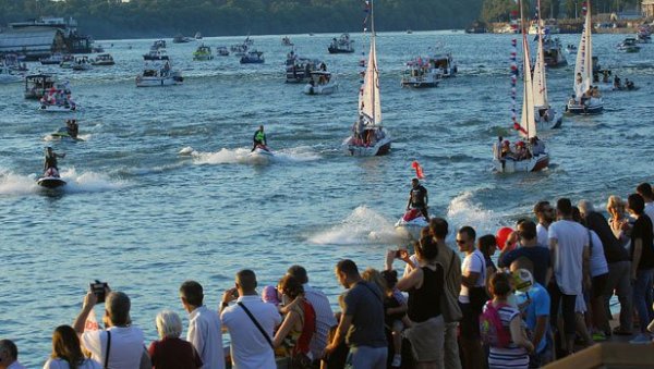 ПРАЗНИК НА РЕЦИ: Традиционални Карневал бродова у суботу од Бранковог моста до Сава променаде