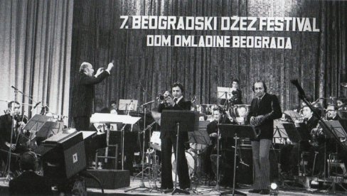 ISTOČNI PROZOR U ZAPADNI SVET: Monografija povodom pedeset godina Beogradskog džez festivala