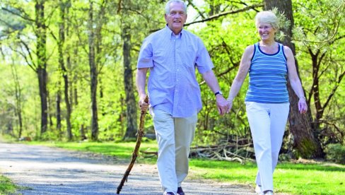 HODAJTE POSLE MOŽDANOG UDARA: Pola sata šetanja - 54 odsto manji rizik