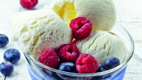 ISKORISTITE SEZONU OMILJENJE LETNJE POSLASTICE: Hladi i topi kilograme - odličan dodatak dijeti