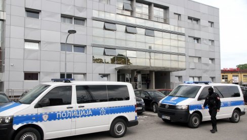 СЕКИРОМ МАСАКРИРАО ЖЕНУ: Драган Тркуља (61) из Шипова оптужен за брутални злочин у породичној кући у Шипову